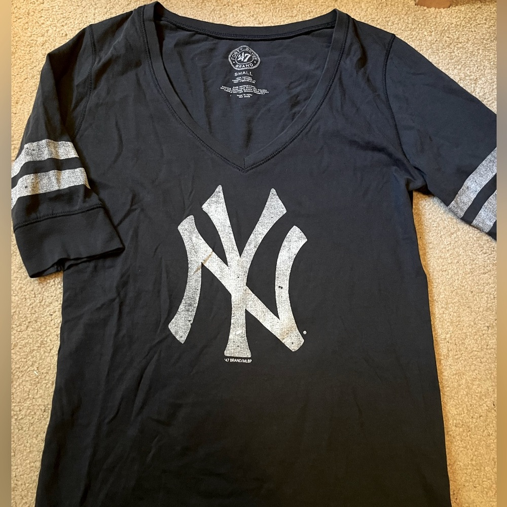 Women’s New York Yankees baseball t shirt